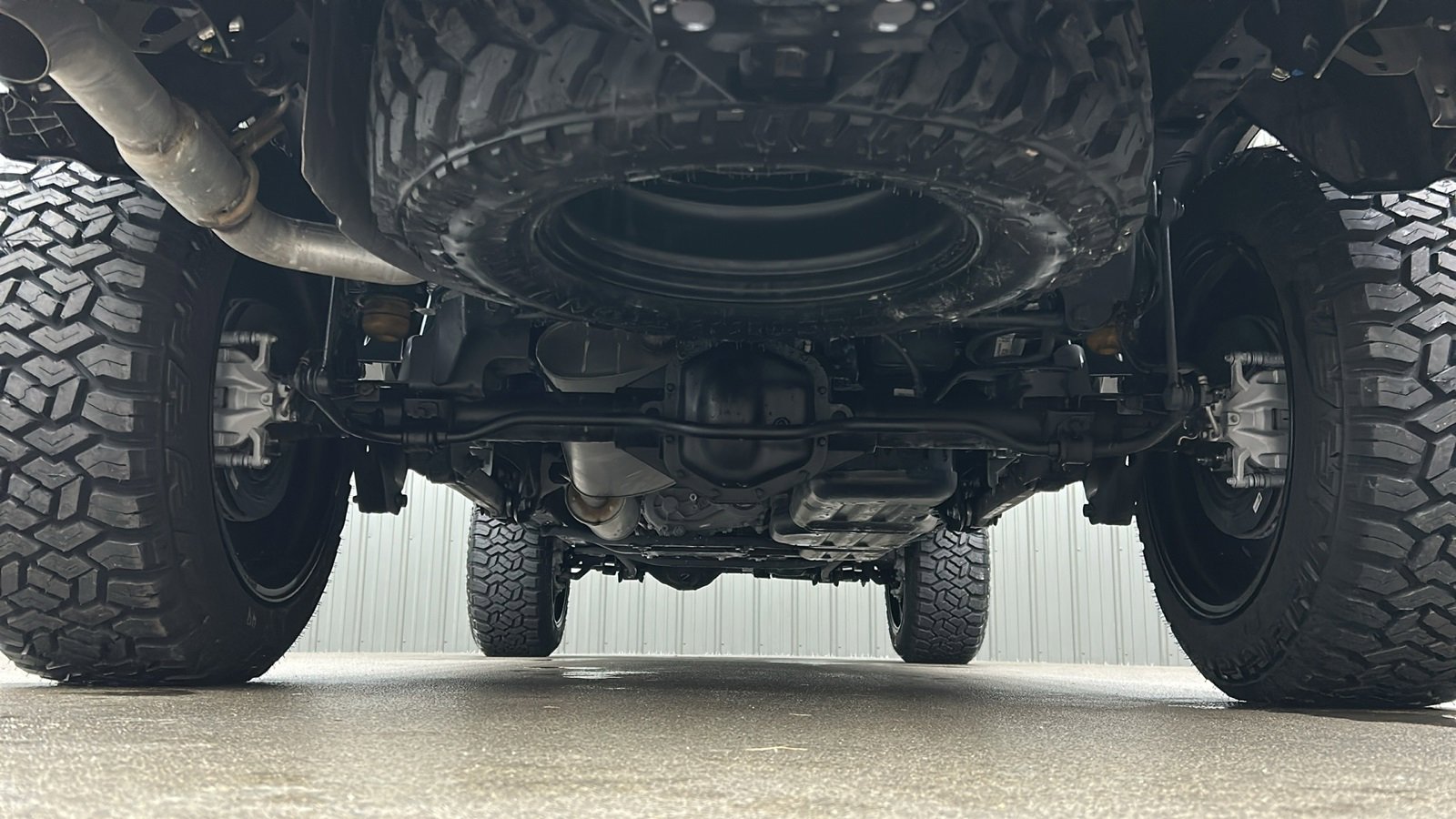 Used 2024 Jeep Gladiator Willys image 17