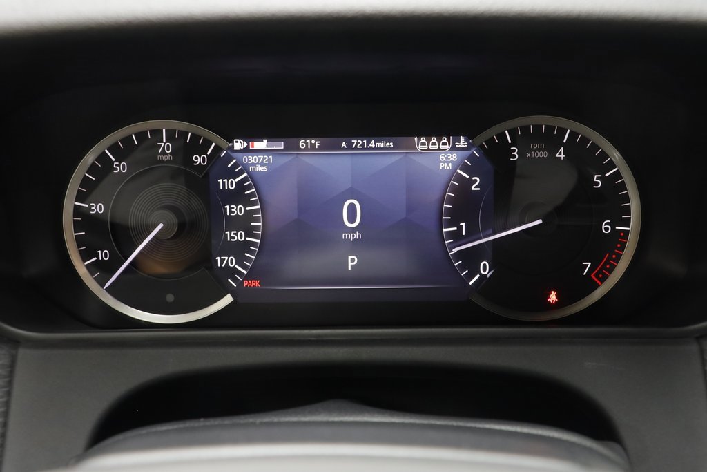 Used 2022 Land Rover Range Rover Velar R-Dynamic S image 8