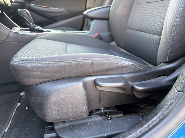 Used 2017 Chevrolet Cruze LT FWD image 9