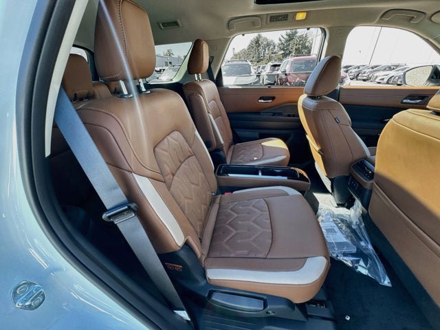 New 2026 Nissan Pathfinder Platinum AWD/4WD image 24
