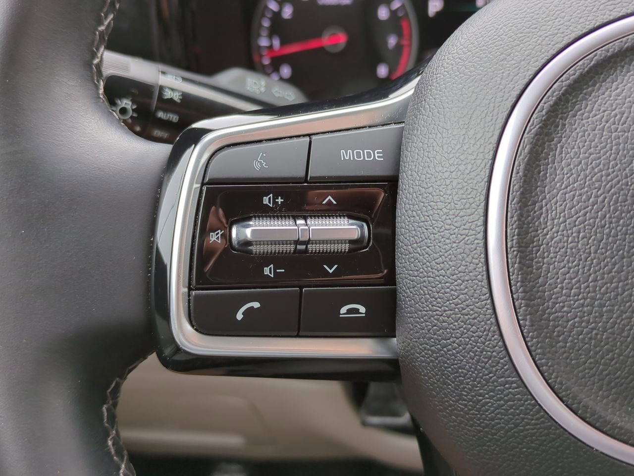 Certified 2023 Kia Sorento S image 25