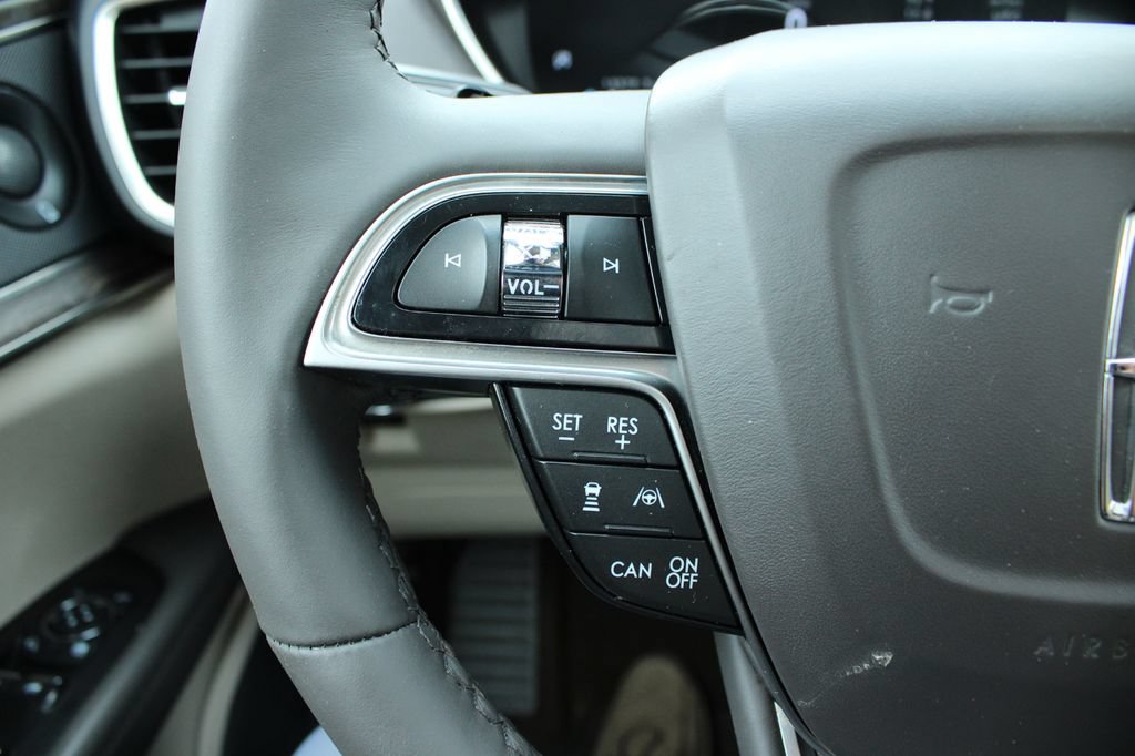 Used 2020 Lincoln Nautilus Reserve FWD image 32