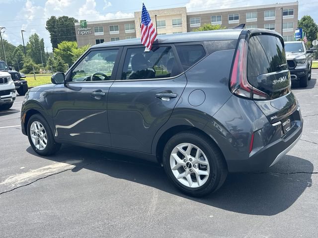 Used 2025 Kia Soul LX w/ LX Technology Package FWD image 8