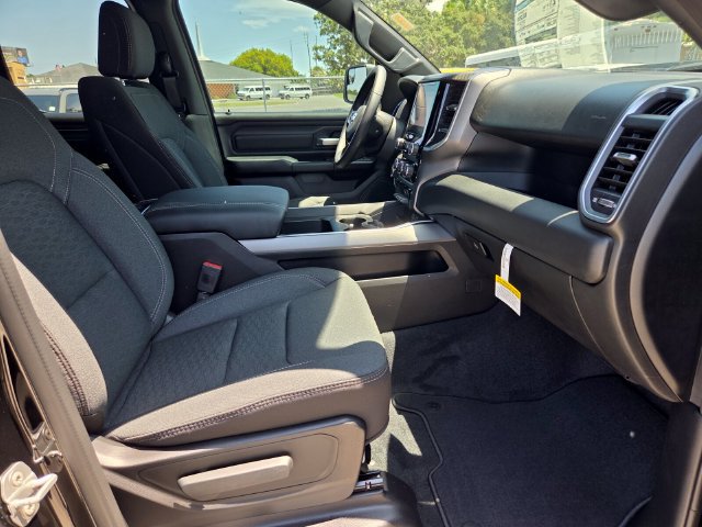 New 2026 RAM 1500 Express AWD/4WD image 17