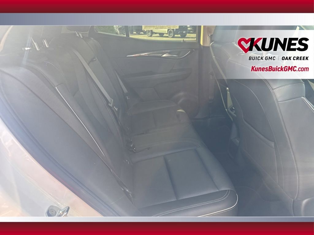 Used 2023 Buick Envision Essence image 16