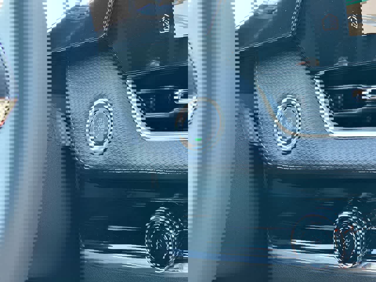 New 2025 Chevrolet Equinox LT image 17