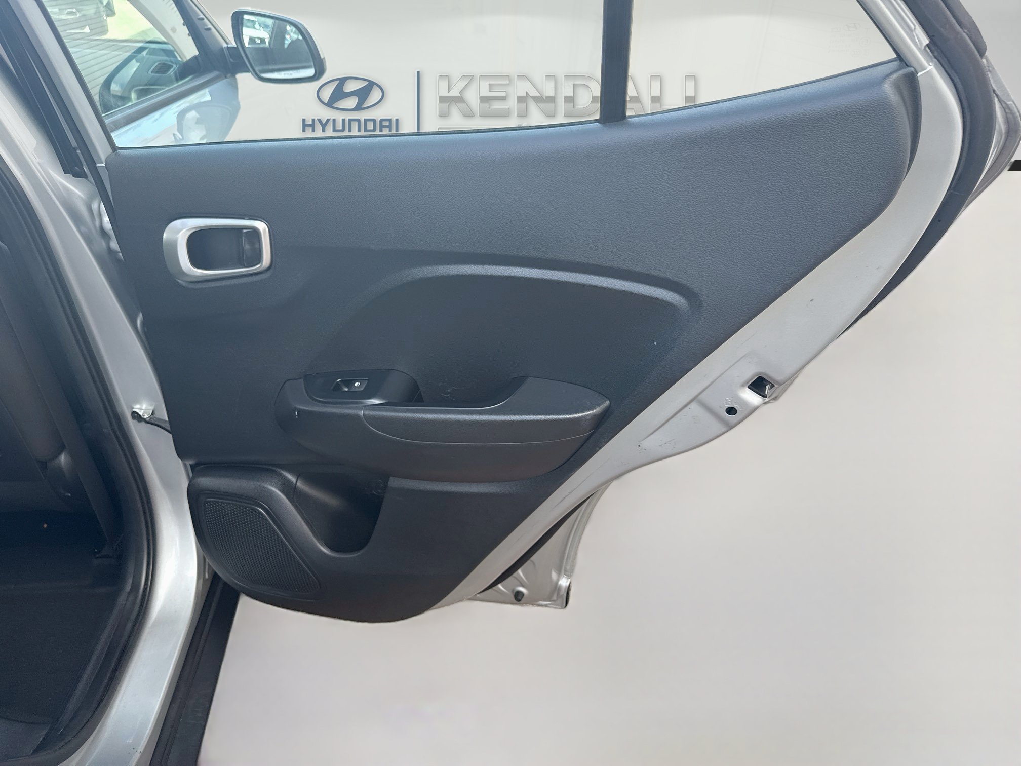 Used 2021 Hyundai Venue SE FWD image 27