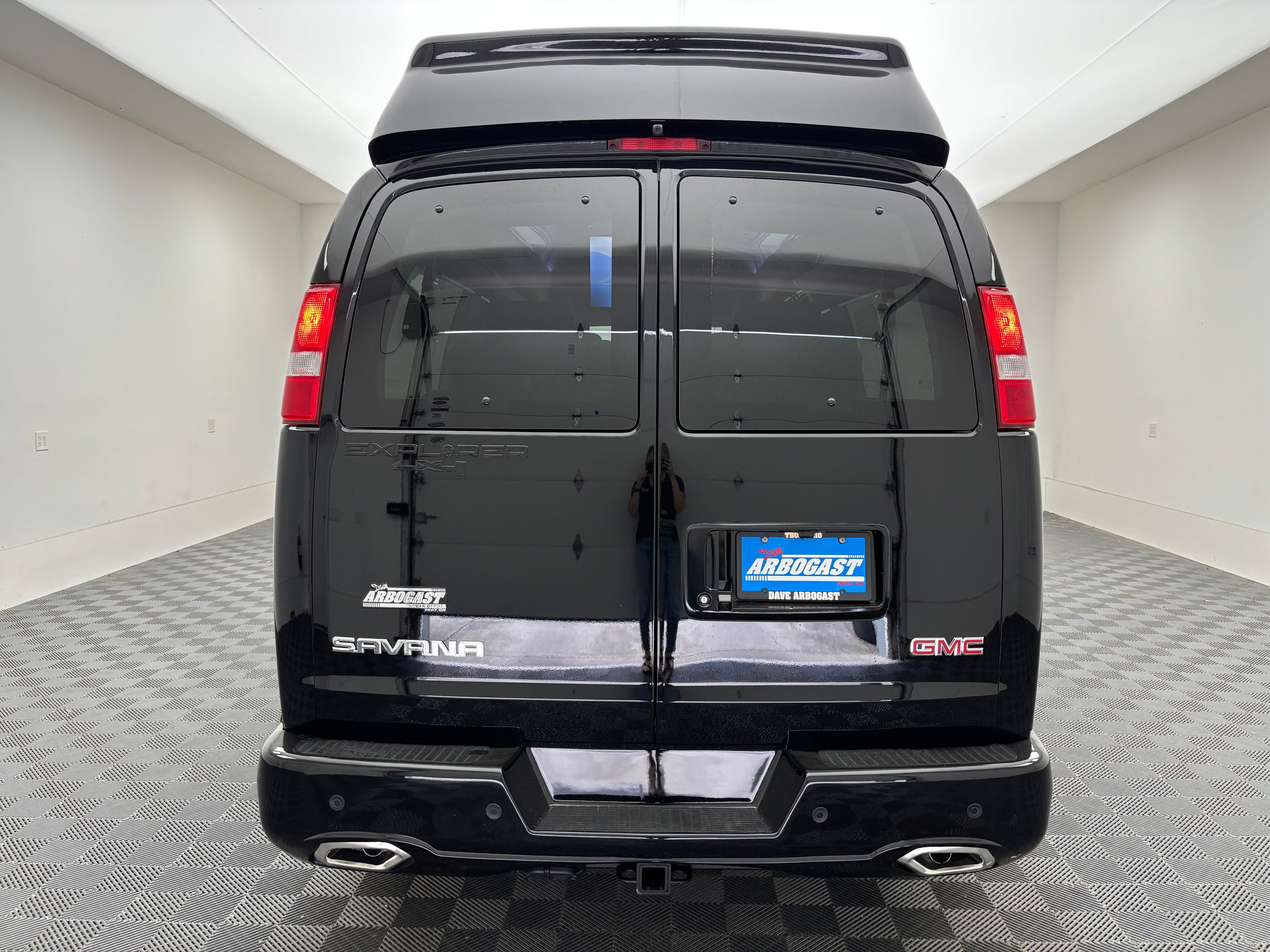 New 2026 GMC Savana 2500 Extended w/ Driver Convenience Package RWD image 9