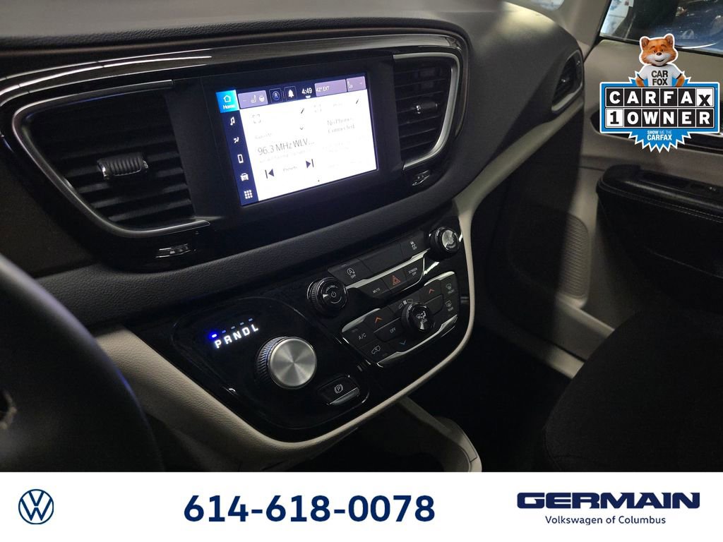 Used 2022 Chrysler Voyager LX image 27