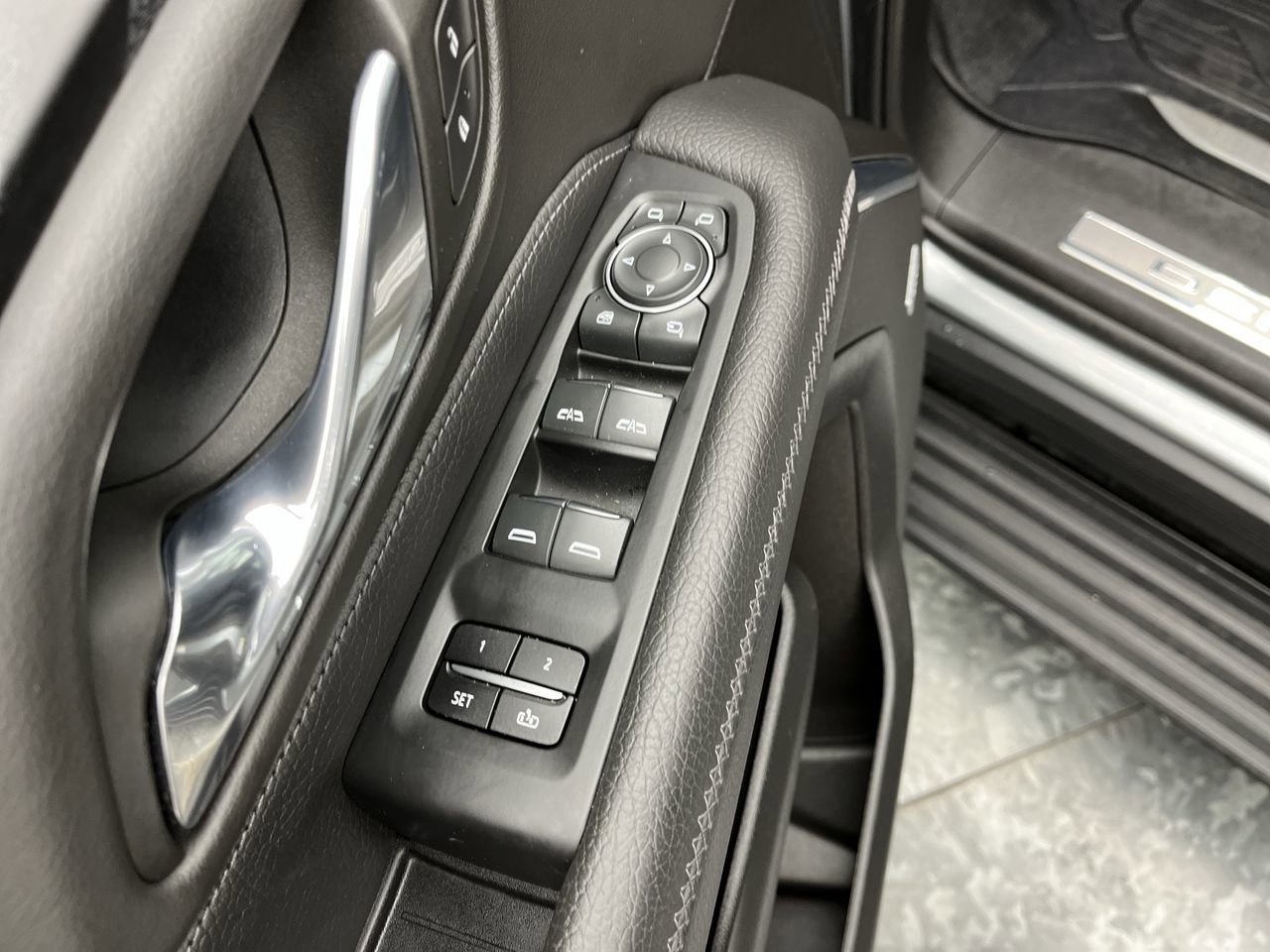 Certified 2023 GMC Yukon XL Denali AWD/4WD image 9