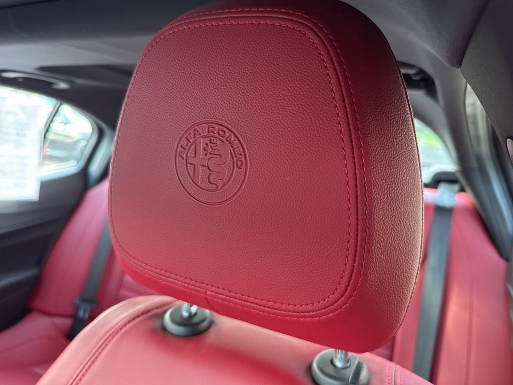 Used 2023 Alfa Romeo Giulia Veloce image 33
