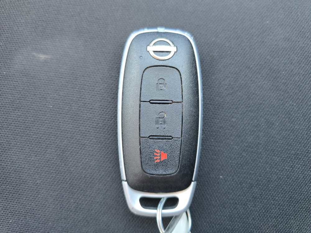Used 2023 Nissan Rogue S AWD/4WD image 21