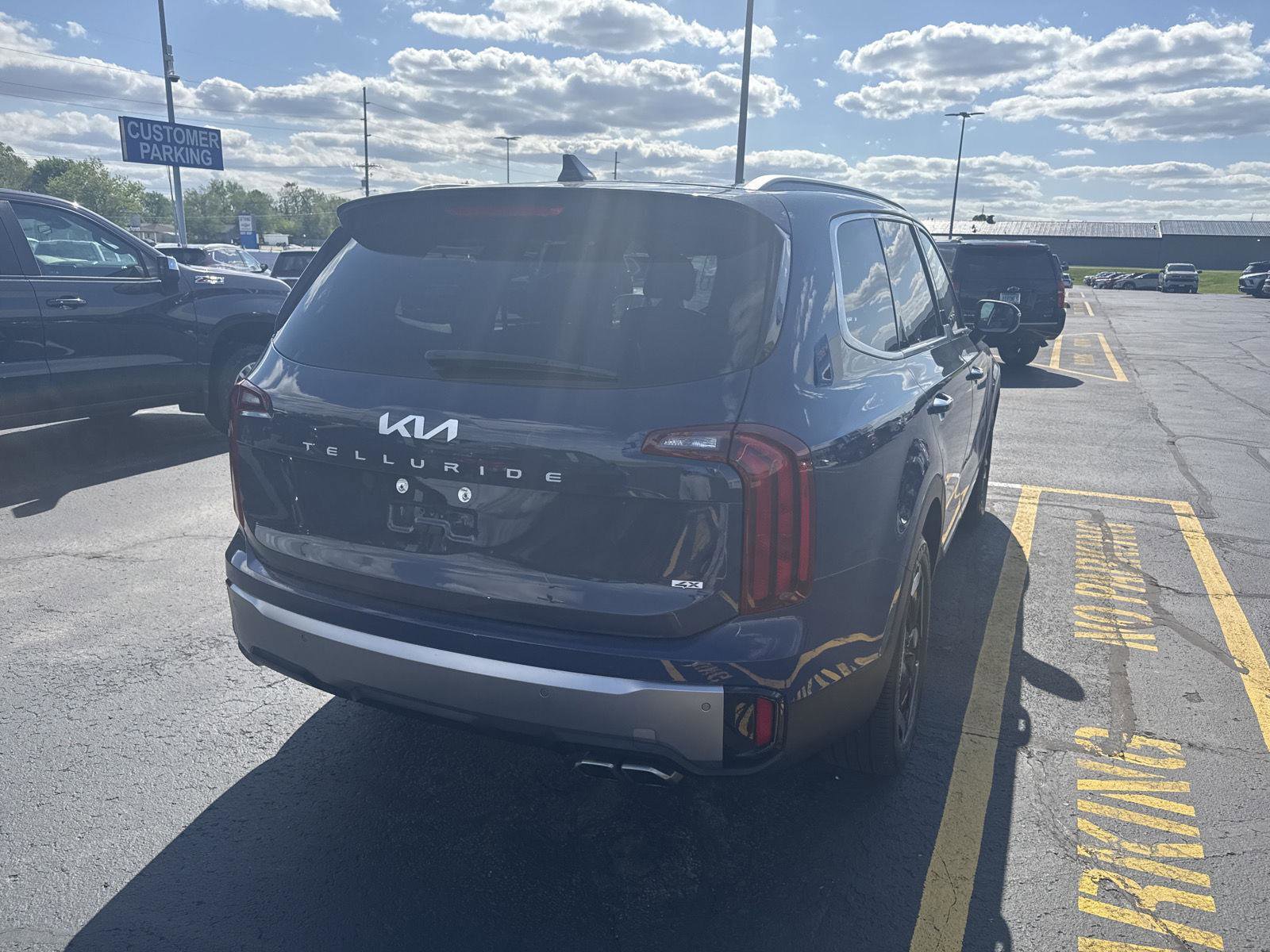 Used 2025 Kia Telluride S AWD/4WD image 4