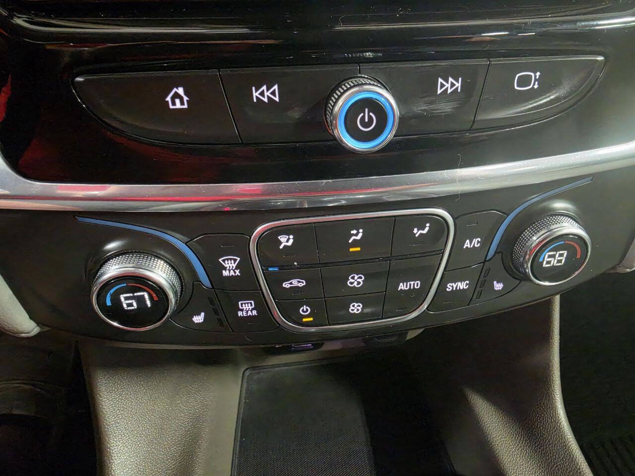 Used 2020 Chevrolet Traverse LT w/ LT Premium Package AWD/4WD image 39