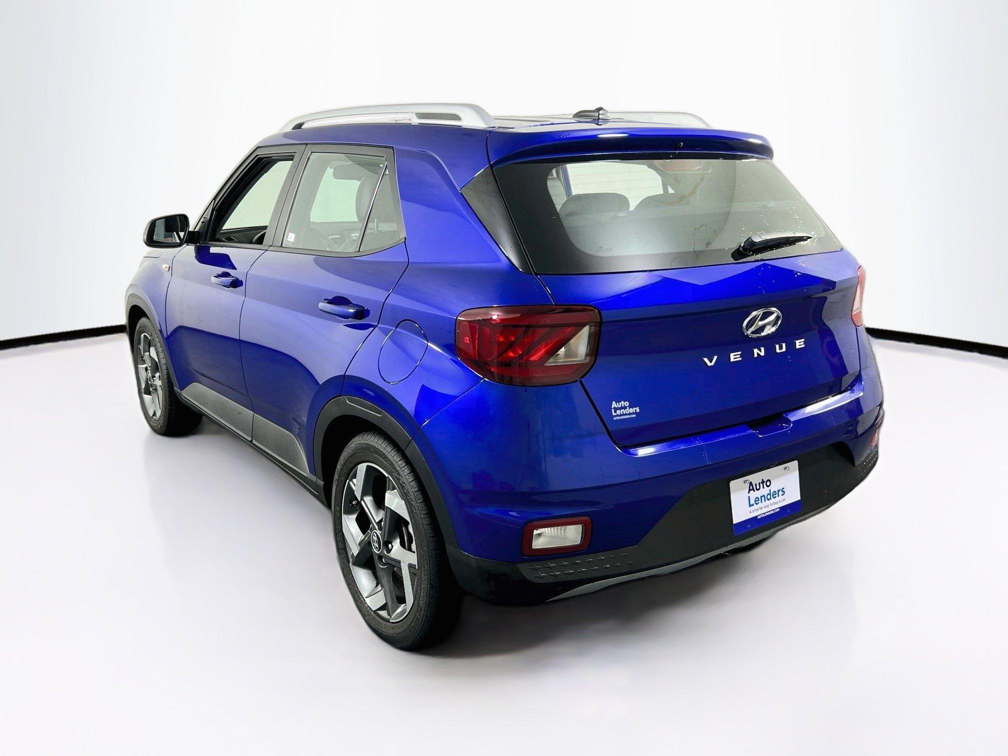 Used 2023 Hyundai Venue Limited w/ Cargo Package FWD image 7