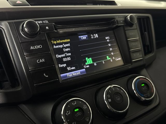Used 2018 Toyota RAV4 LE FWD image 19