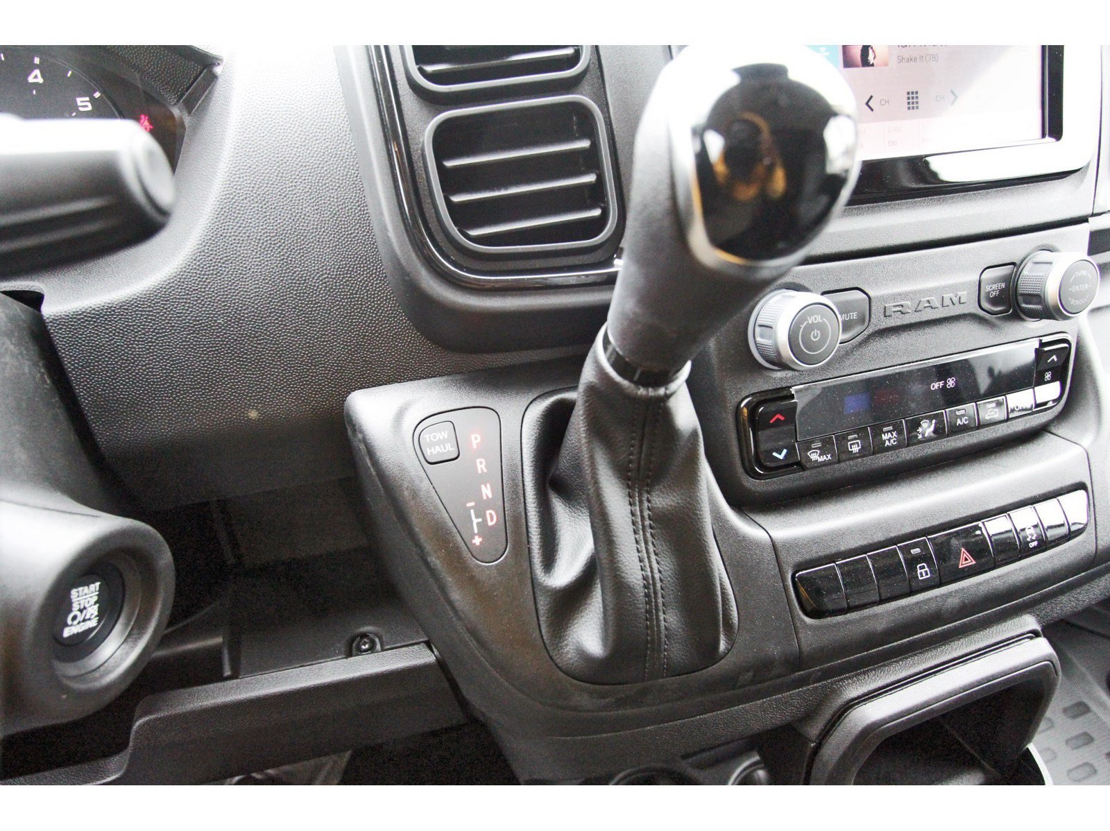 New 2026 RAM ProMaster 2500 w/ Convenience Group FWD image 21