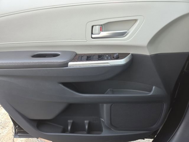 Used 2024 Toyota Sienna XLE image 32