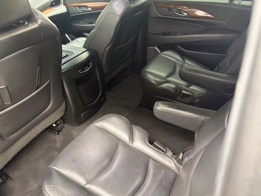 Used 2017 Cadillac Escalade ESV Luxury AWD/4WD image 33