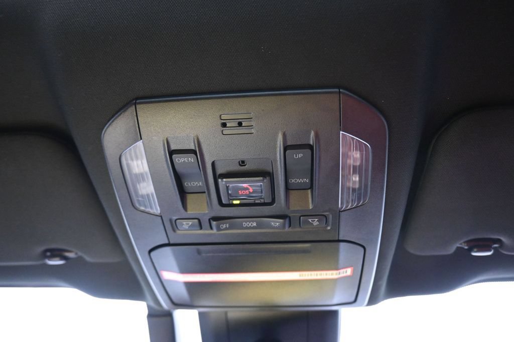 Used 2023 Toyota Highlander XSE FWD image 27