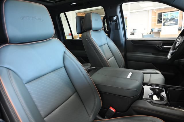 New 2026 GMC Yukon XL AT4 w/ AT4 Premium Plus Package AWD/4WD image 10