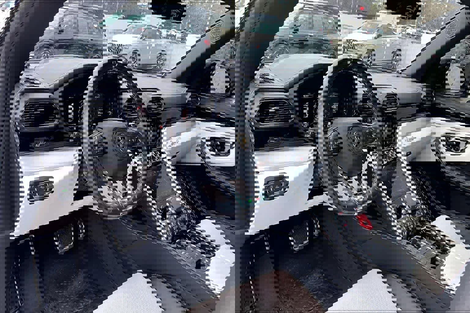 Used 2022 Lamborghini Urus image 17