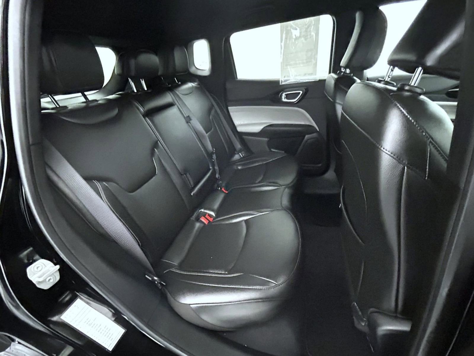 Certified 2025 Jeep Compass Limited AWD/4WD image 18