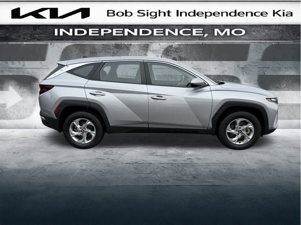 Used 2023 Hyundai Tucson SE image 12