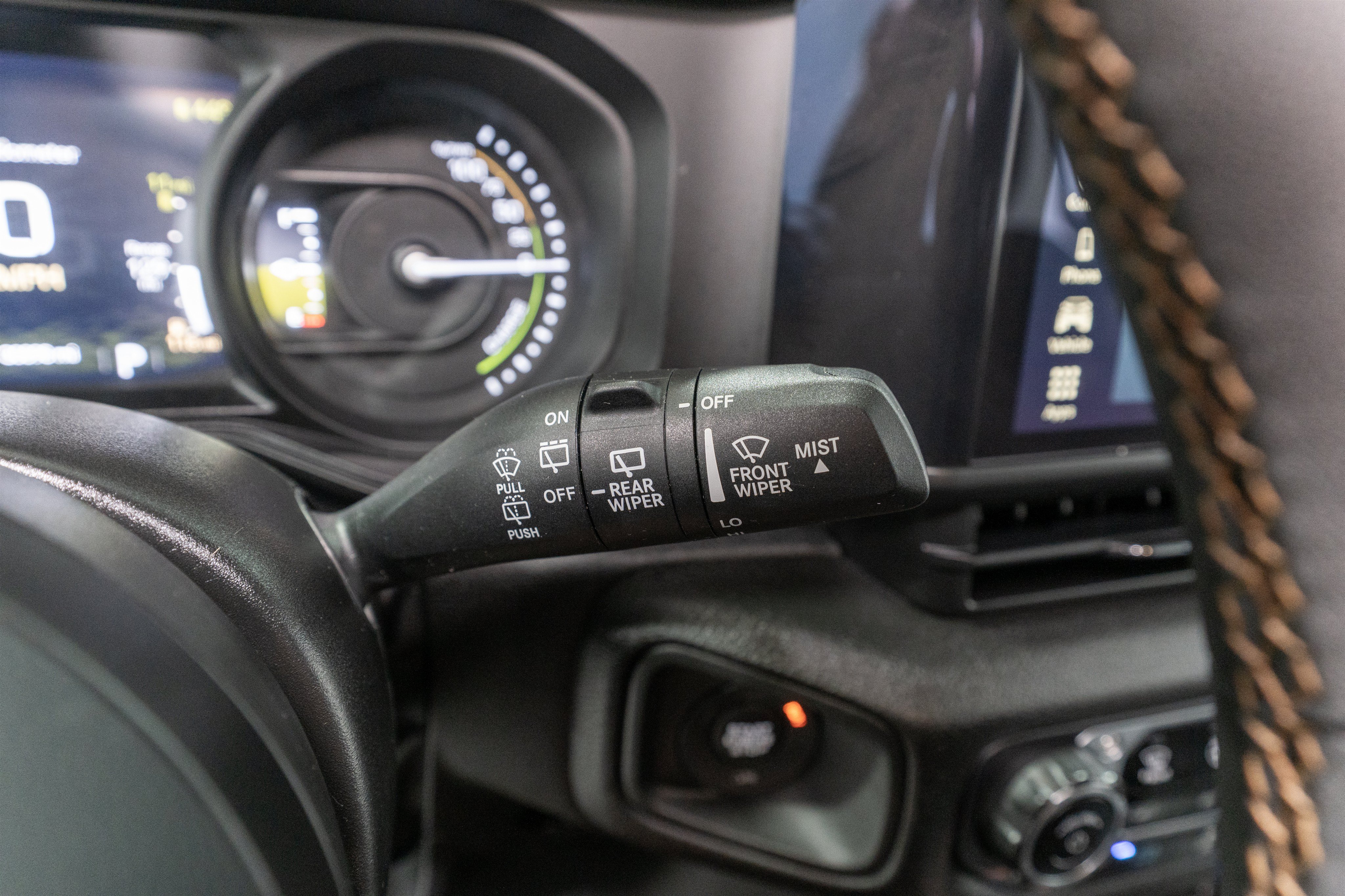 Used 2024 Jeep Wrangler Unlimited w/ Convenience Group AWD/4WD image 27