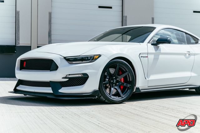 Used 2017 Ford Mustang Shelby GT350R w/ GT350R Equipment Group 920A RWD image 41