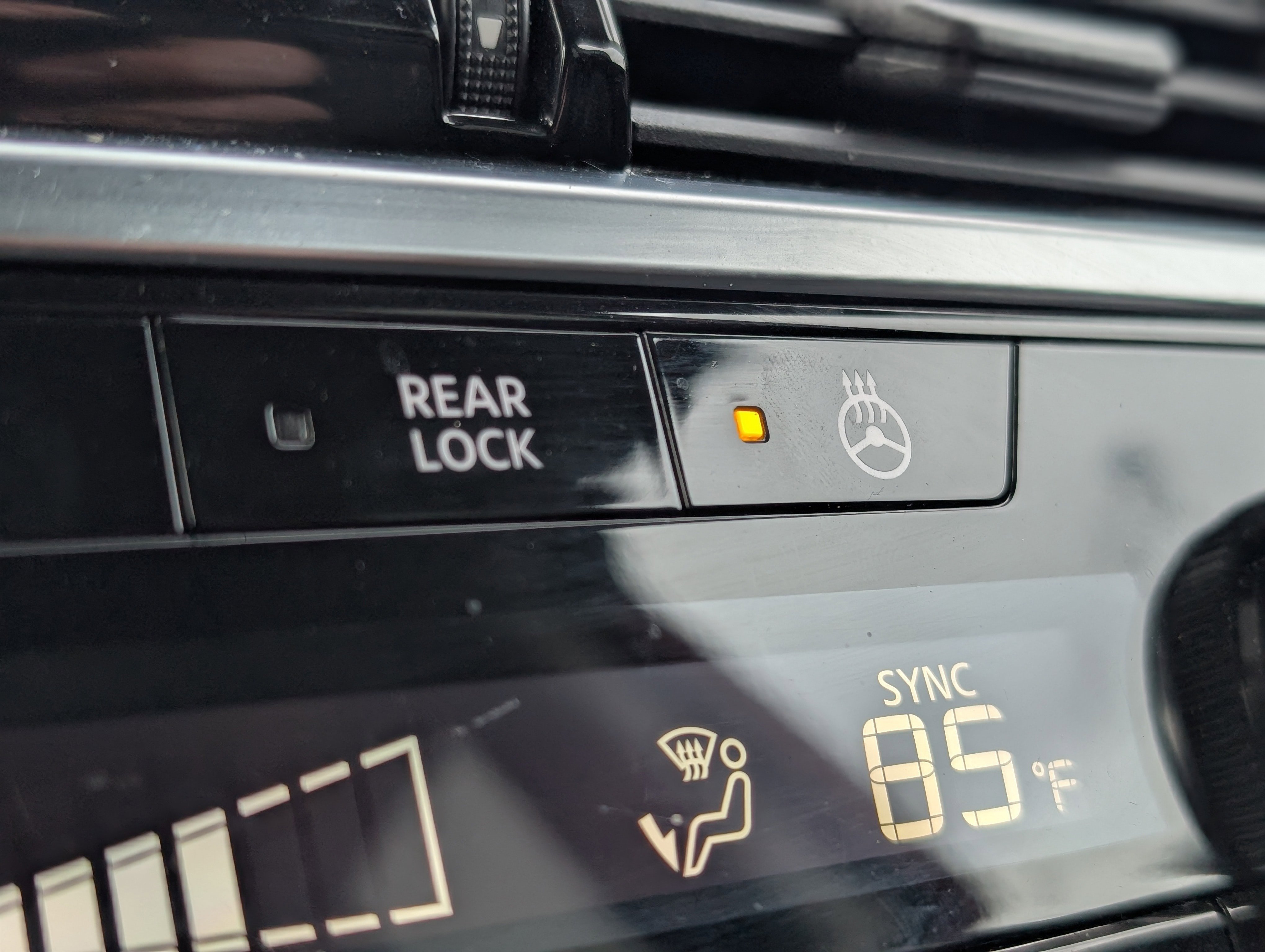 Used 2022 Nissan Pathfinder SL image 6