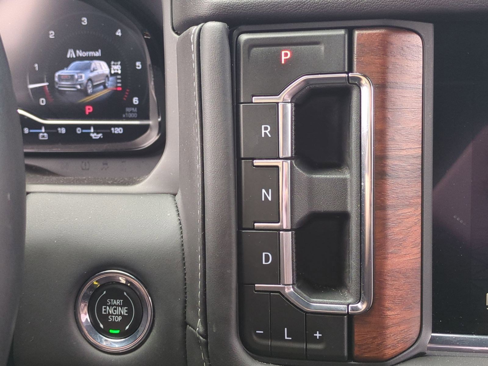 Used 2023 GMC Yukon Denali Ultimate AWD/4WD image 25