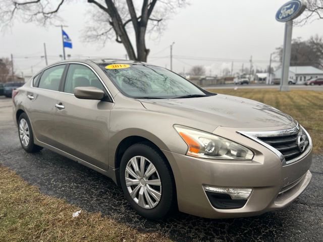 Used 2013 Nissan Altima 2.5 S FWD image 2