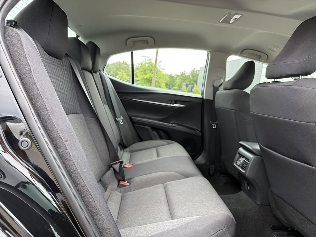 Used 2025 Toyota Camry LE FWD image 15
