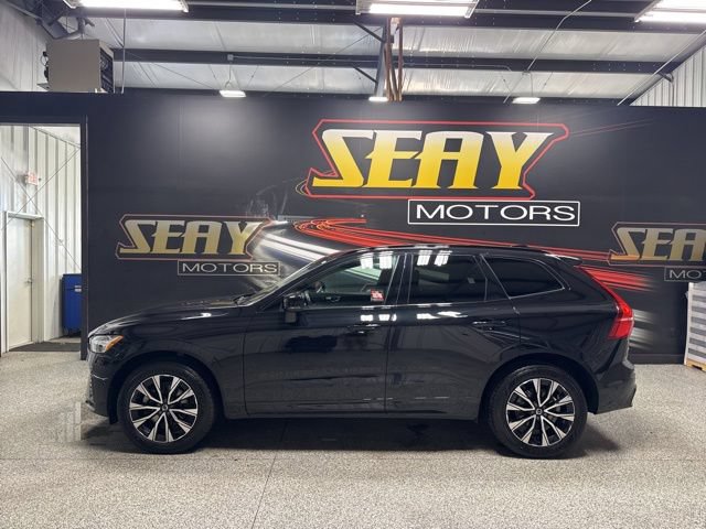 Used 2023 Volvo XC60 B5 Plus AWD/4WD image 3
