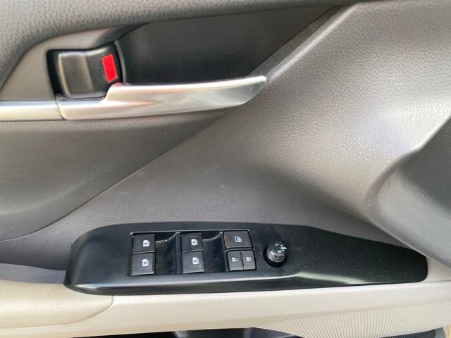 Used 2018 Toyota Camry LE FWD image 17