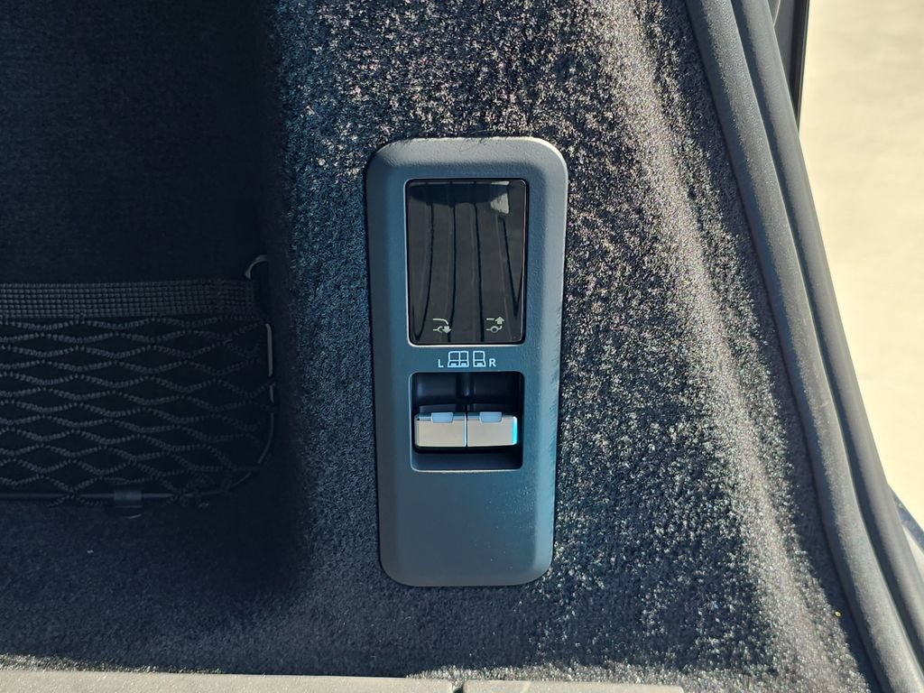 New 2027 Land Rover Range Rover Sport Dynamic SE AWD/4WD image 14