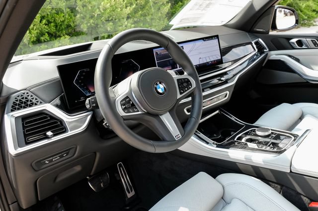 Used 2026 BMW X5 xDrive40i w/ M Sport Package AWD/4WD image 3