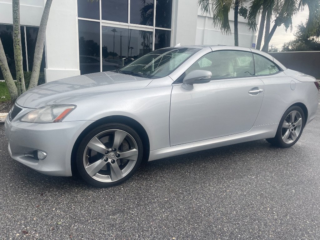 Used 2010 Lexus IS 350C RWD image 2