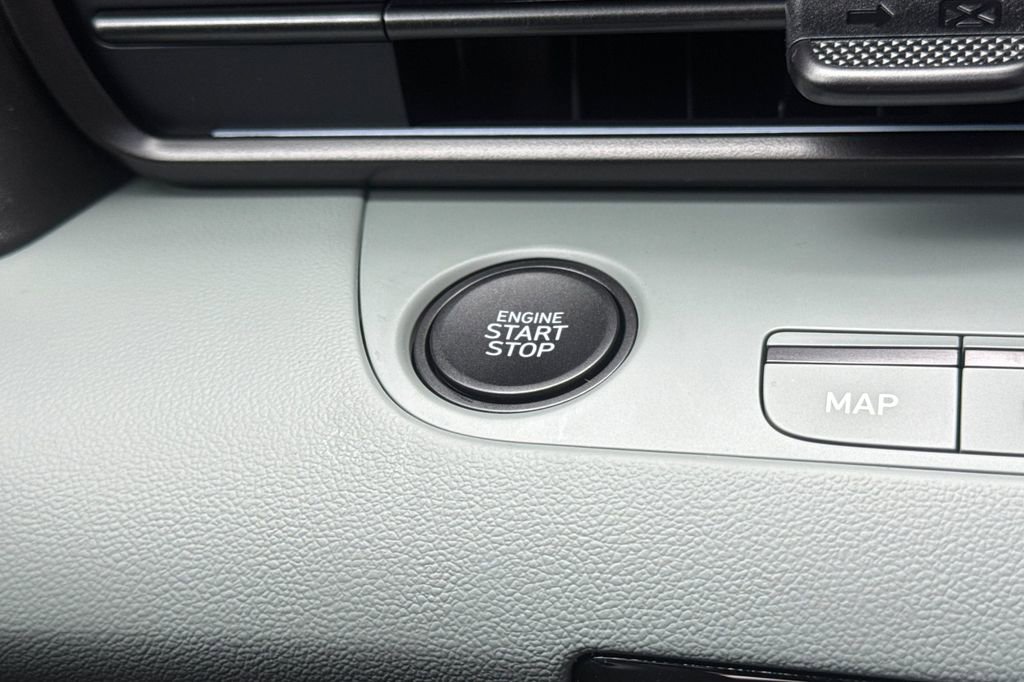 New 2026 Hyundai Elantra Limited FWD image 23