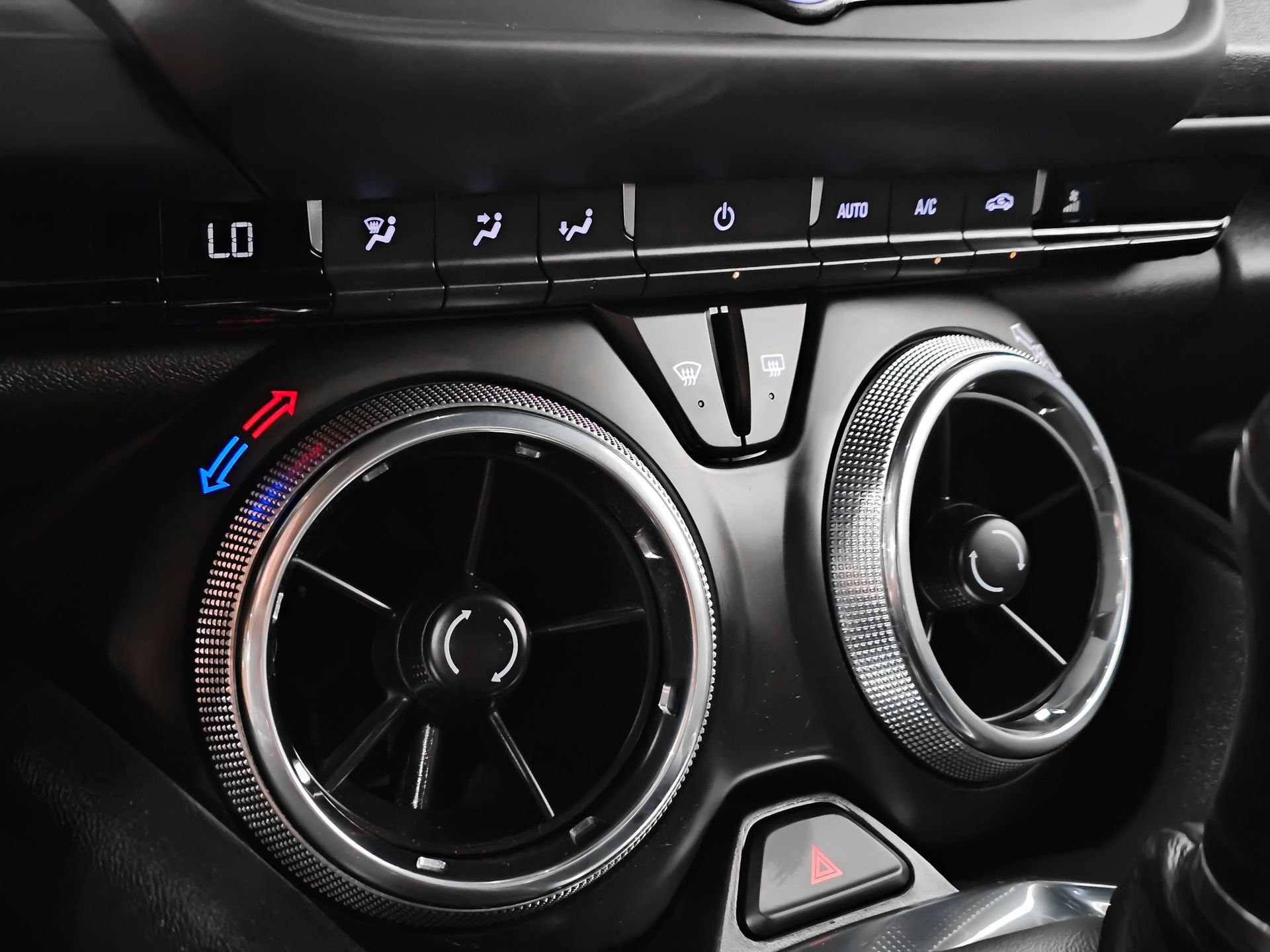 Used 2022 Chevrolet Camaro LT RWD image 19