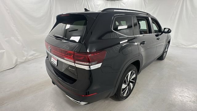 Used 2025 Volkswagen Atlas SE image 3