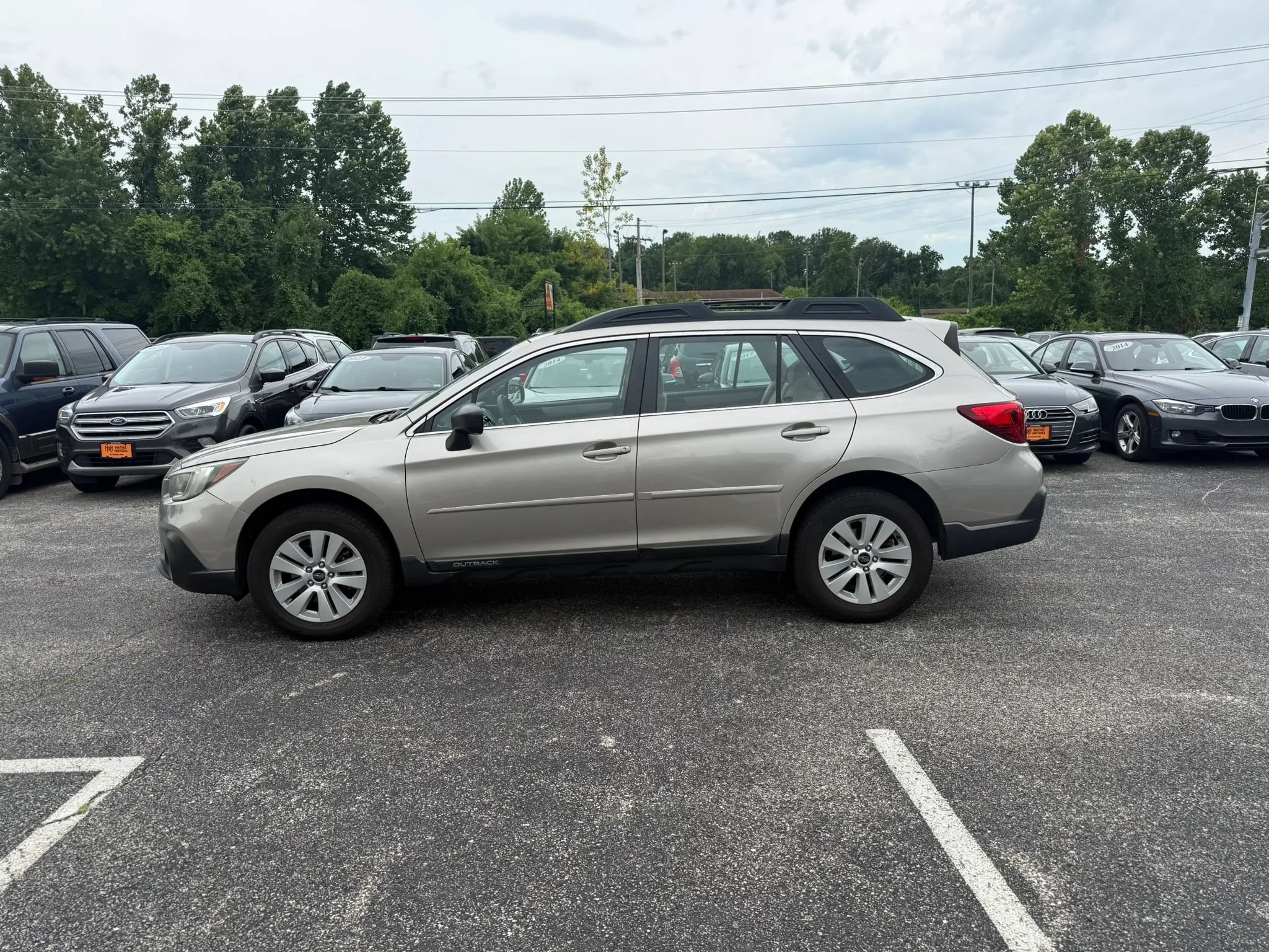 Used 2019 Subaru Outback 2.5i AWD/4WD image 2