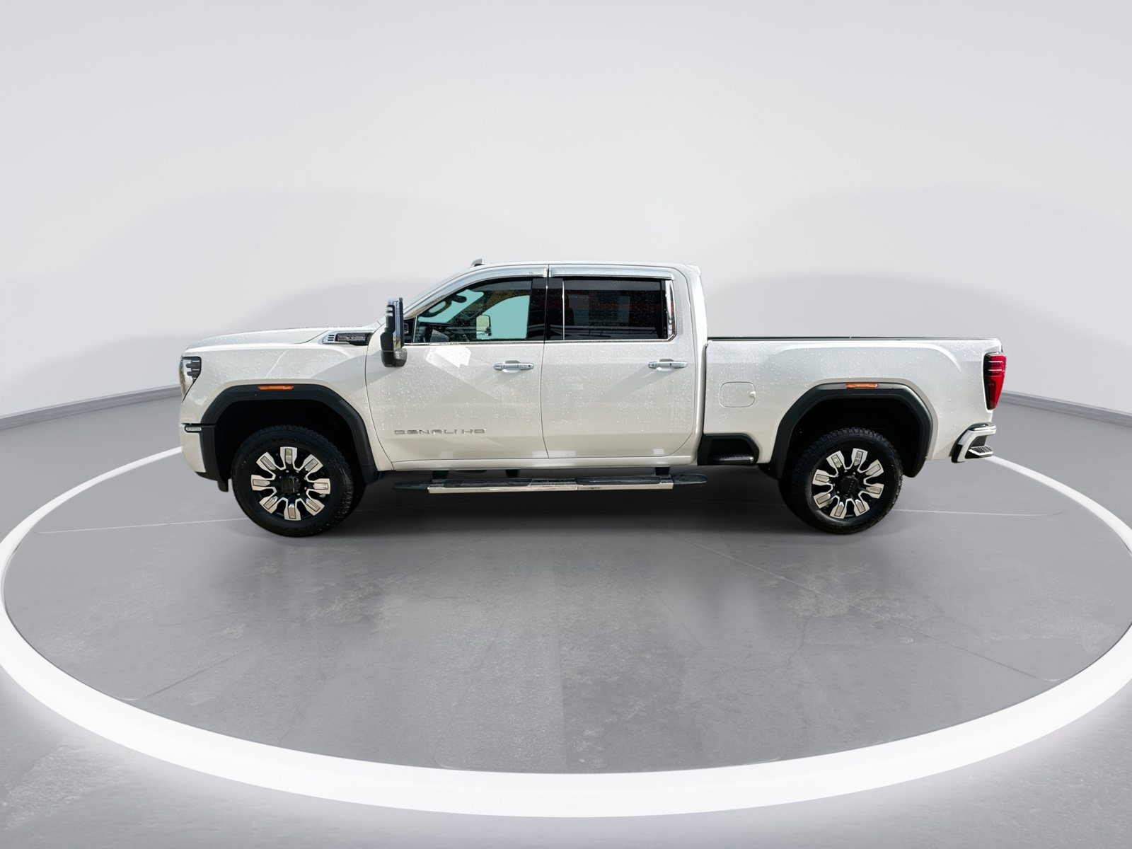 Certified 2024 GMC Sierra 2500 Denali w/ Denali Reserve Package AWD/4WD image 5