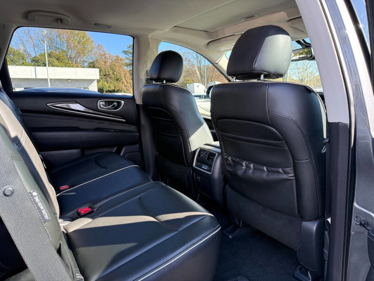 Used 2019 INFINITI QX60 Luxe image 18