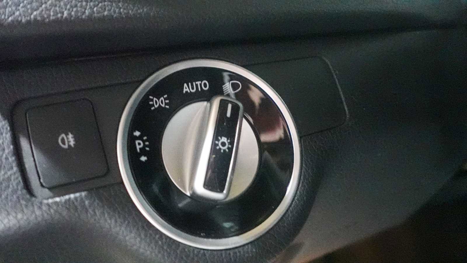 Used 2015 Mercedes-Benz C 250 Coupe image 26