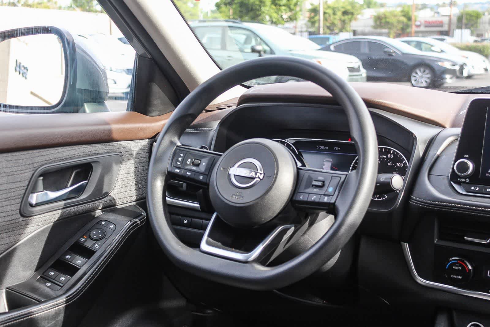 Used 2023 Nissan Rogue SV FWD image 19