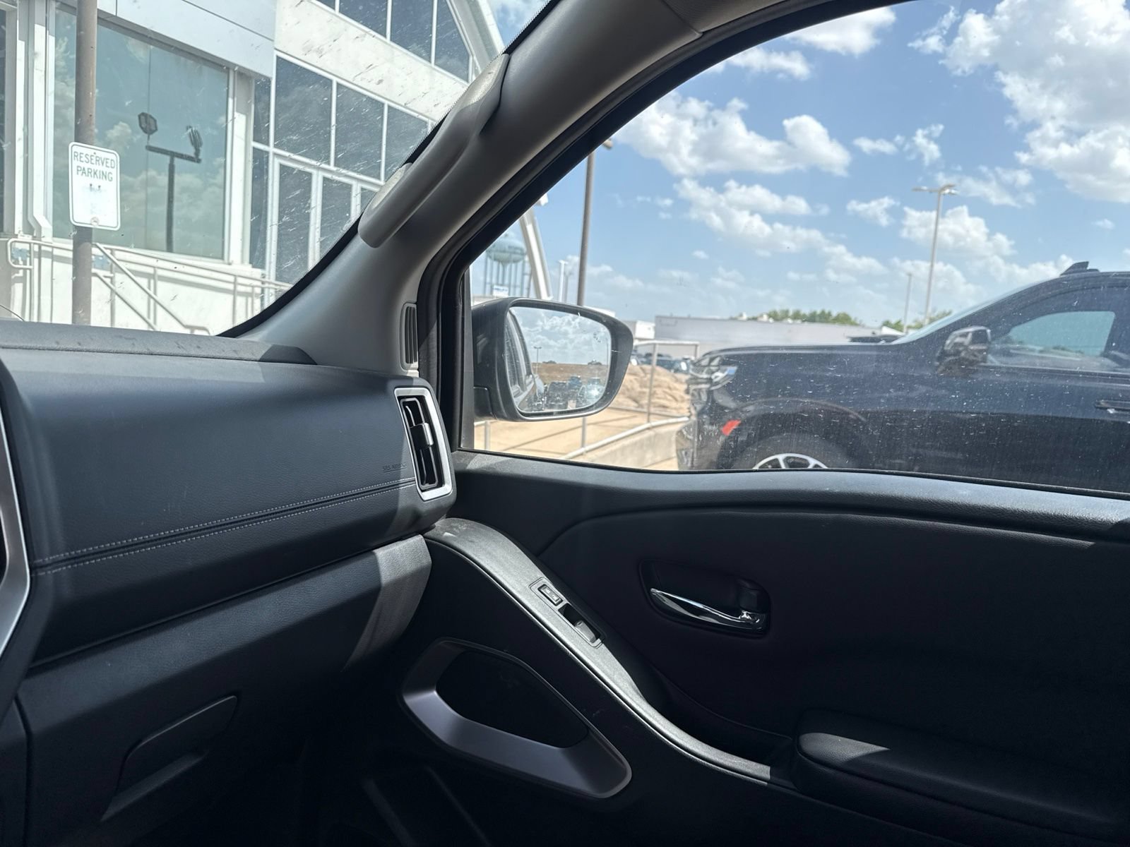 Used 2025 Nissan Frontier SV RWD image 24