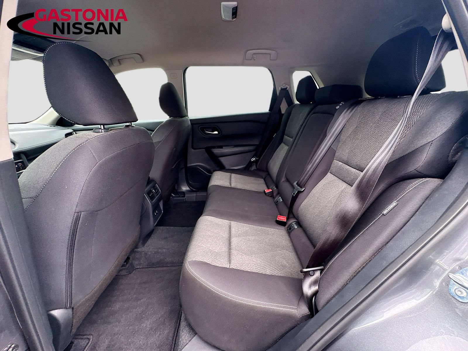 Used 2026 Nissan Rogue SV FWD image 31