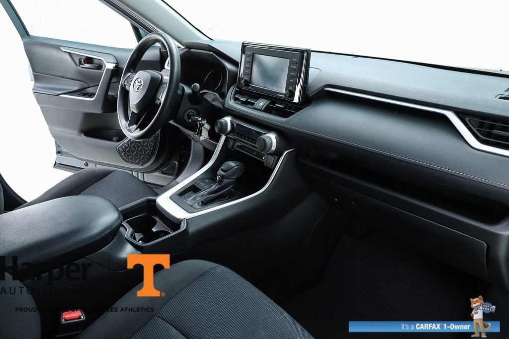 Used 2020 Toyota RAV4 LE image 32